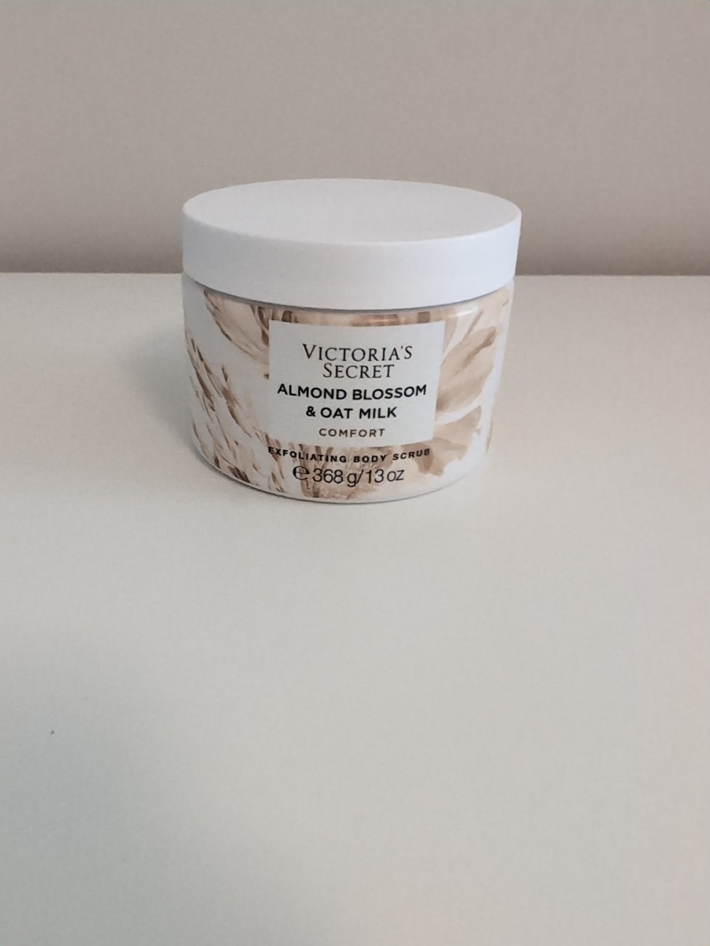 Victoria's Secret Almond Blossom & Oat Milk Exfoliating Body Scrub